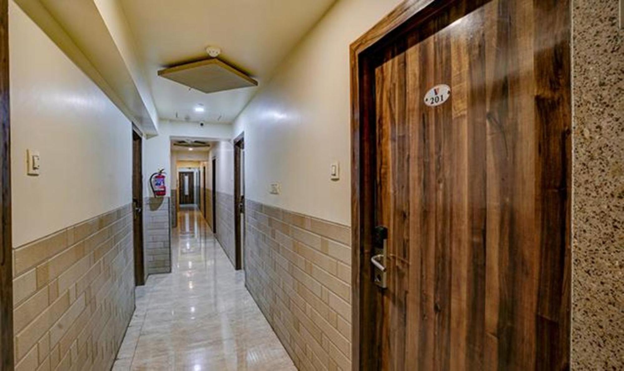 Fabexpress Veera Residency Hotel Mumbai Exterior photo